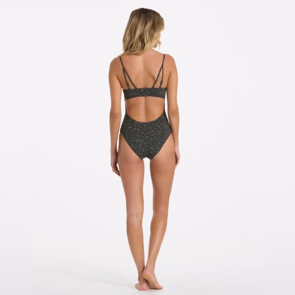 NWT Vuori Dune One Piece Swimsuit in Oregano Spots - Picture 5 of 9